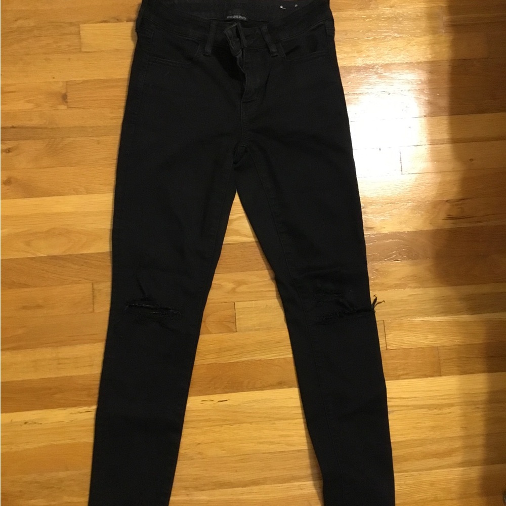 American Eagle Women's Black Distressed Jegging